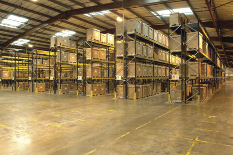 Warehouse pallet racking for good storage