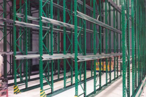 Adjustable drive in pallet racking