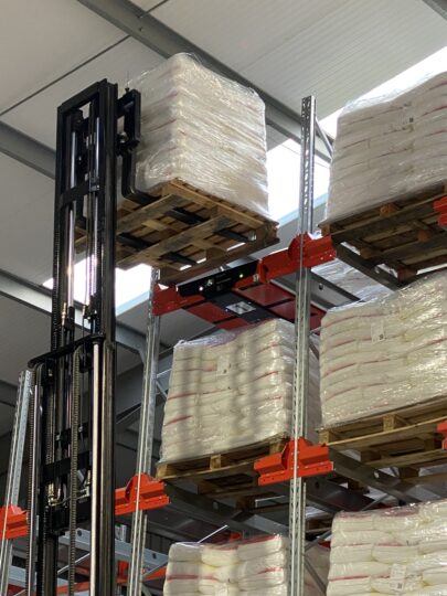 Bulk Powders automated shuttle pallet system in use